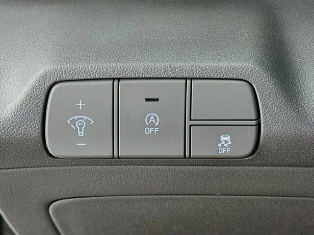 New 2026 Hyundai ELANTRA SE