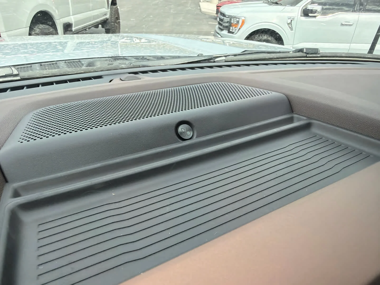 New 2026 Glacier Gray Metallic Tri-Coat Ford F-350® King Ranch® image 38