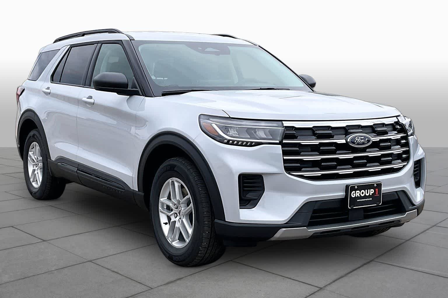 New 2026 Space White Metallic Ford Active image 2