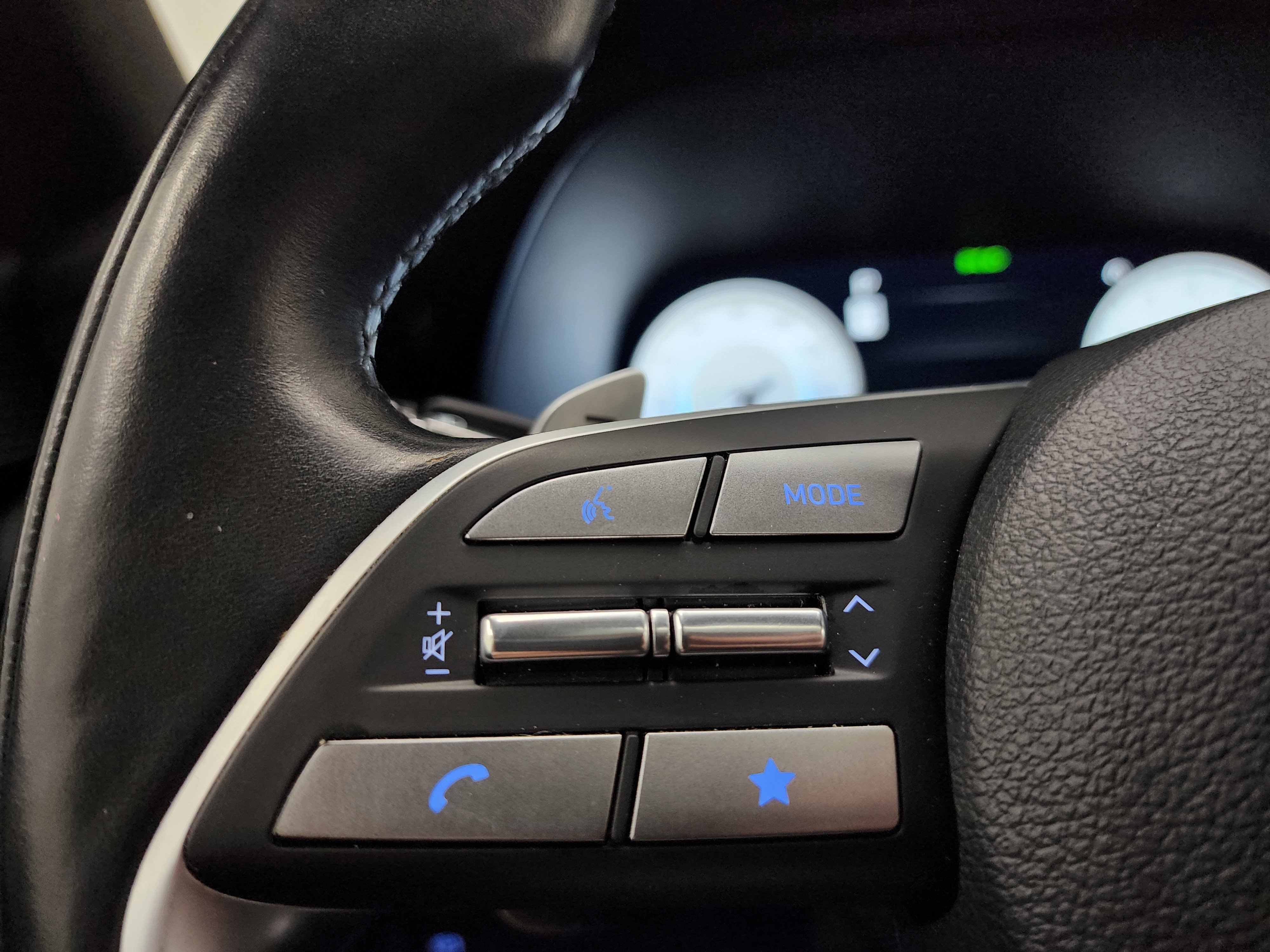 Used 2024 Moonlight Cloud Hyundai Calligraphy: CALLIGRAPHY-AWD-QUADS-THIRD-NAV-PANO-ADAPTIVE CRUISE-1 OWNER image 18