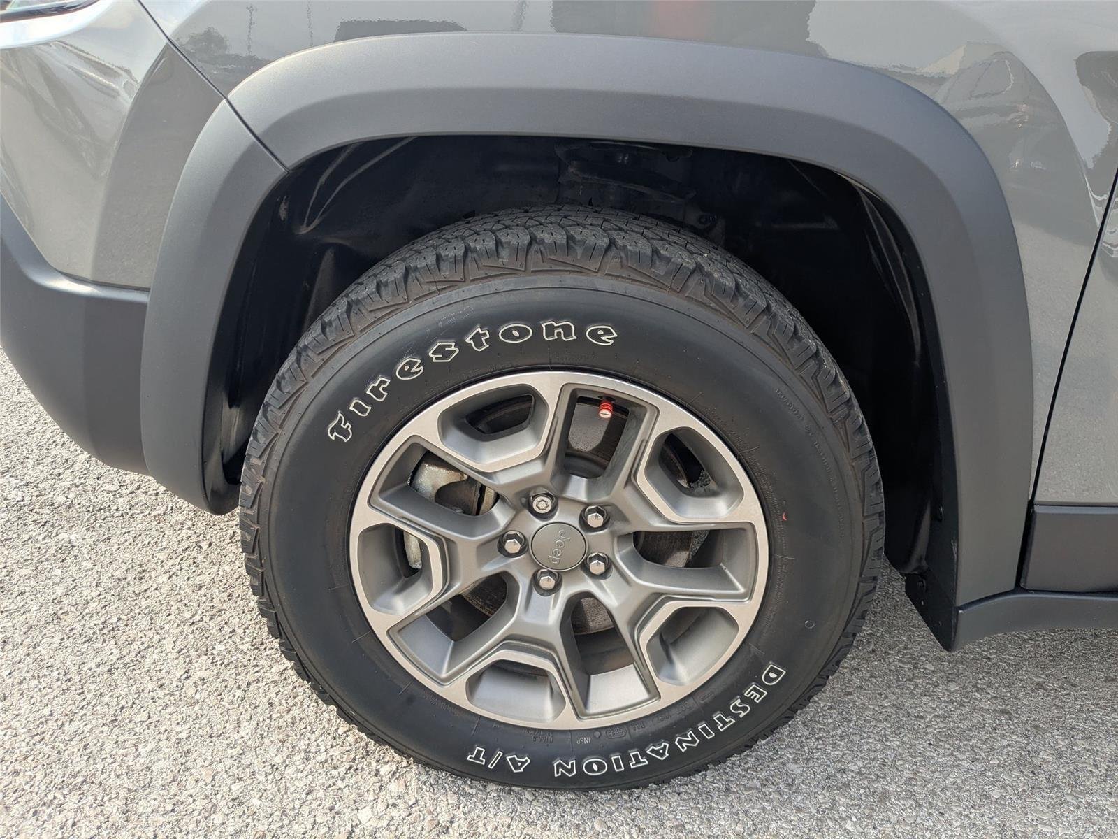 Used 2022 GRAY Jeep Trailhawk image 9