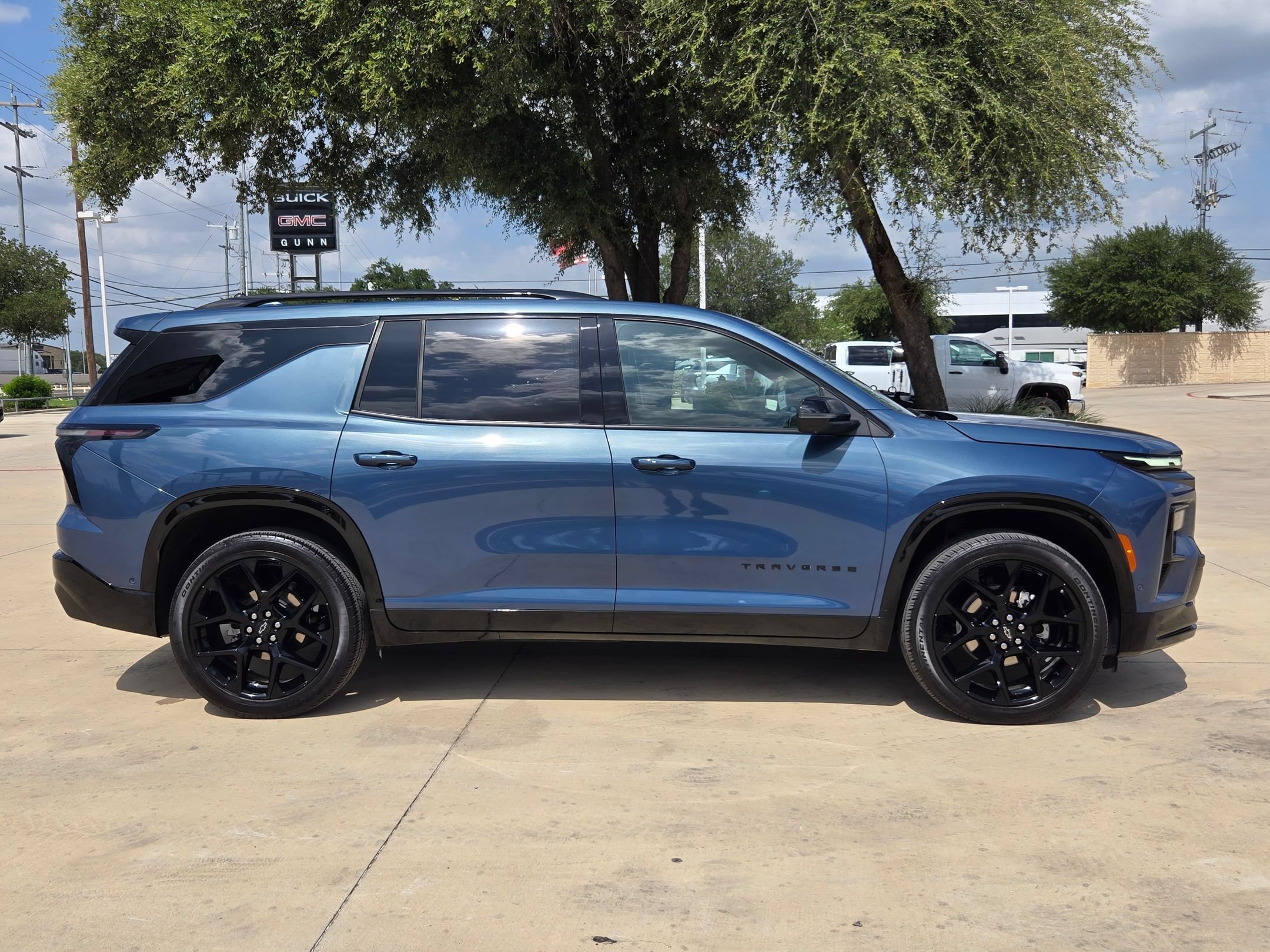 Used 2025 Lakeshore Blue Metallic Chevrolet AWD RS image 8