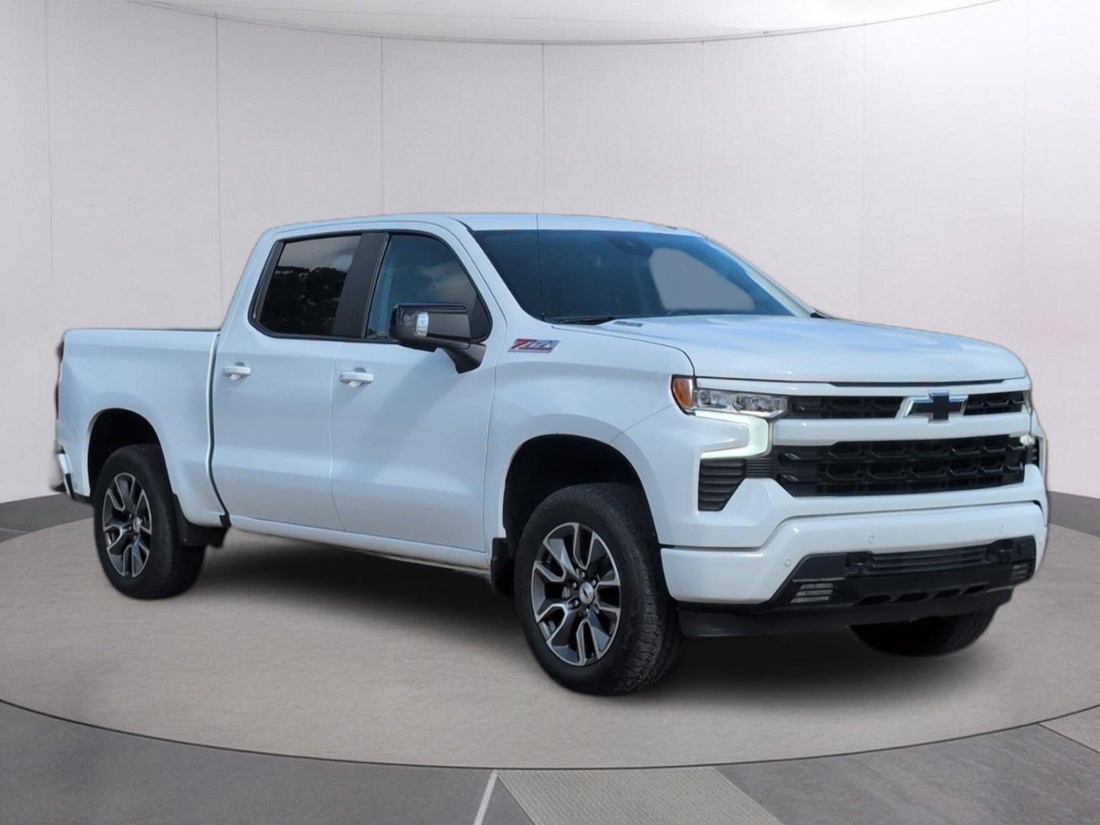 Used 2025 Summit White Chevrolet RST image 9