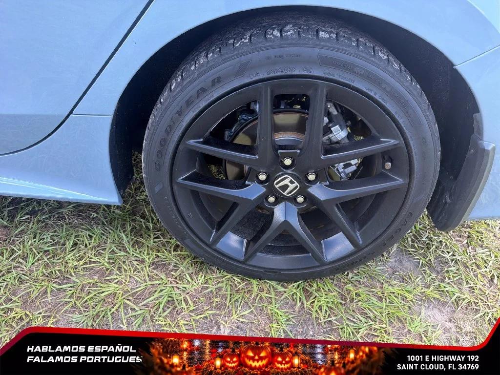 Used 2024 Gray Honda Sedan image 11