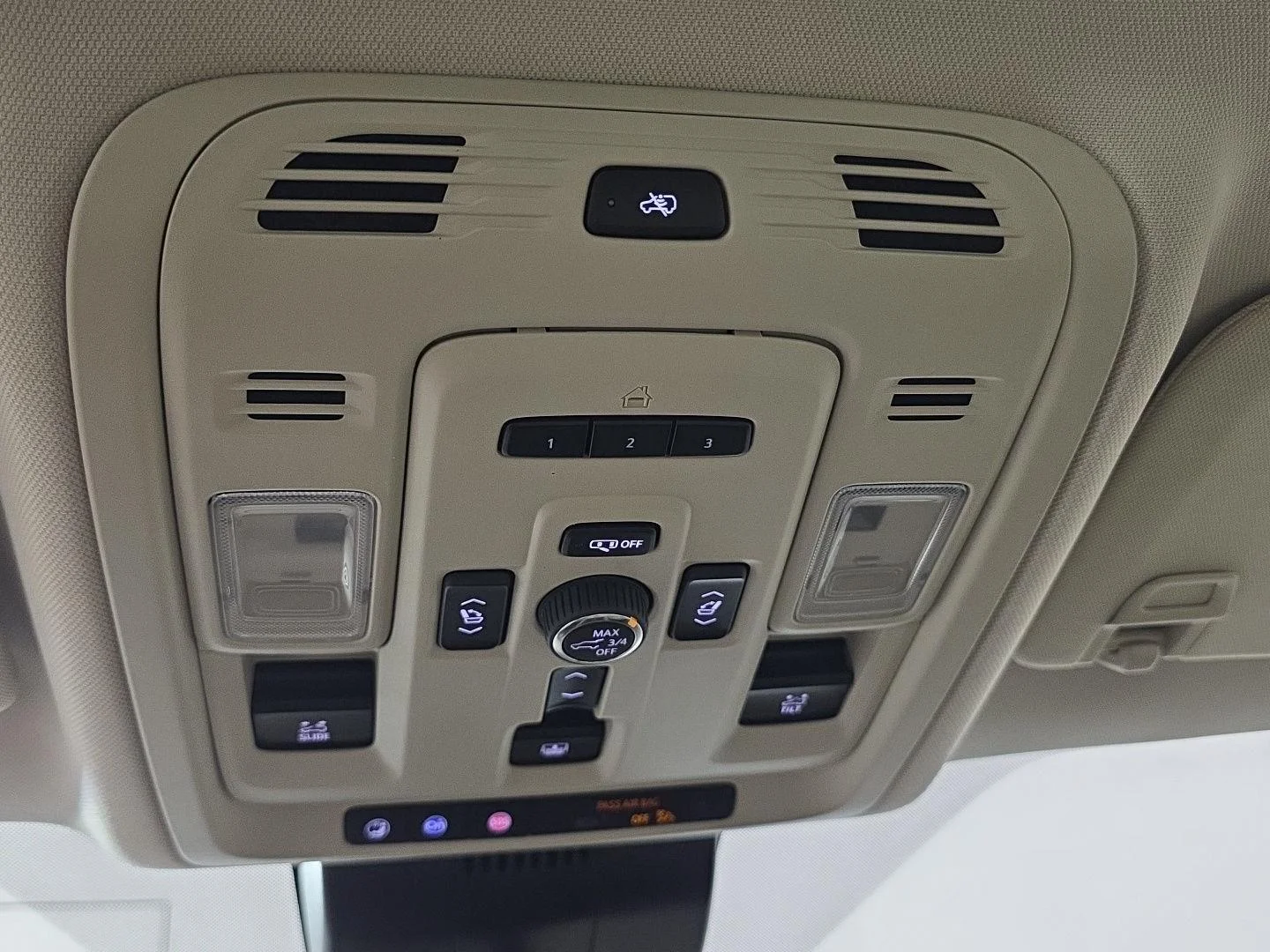 Used 2024 White Frost Tricoat GMC Denali image 30
