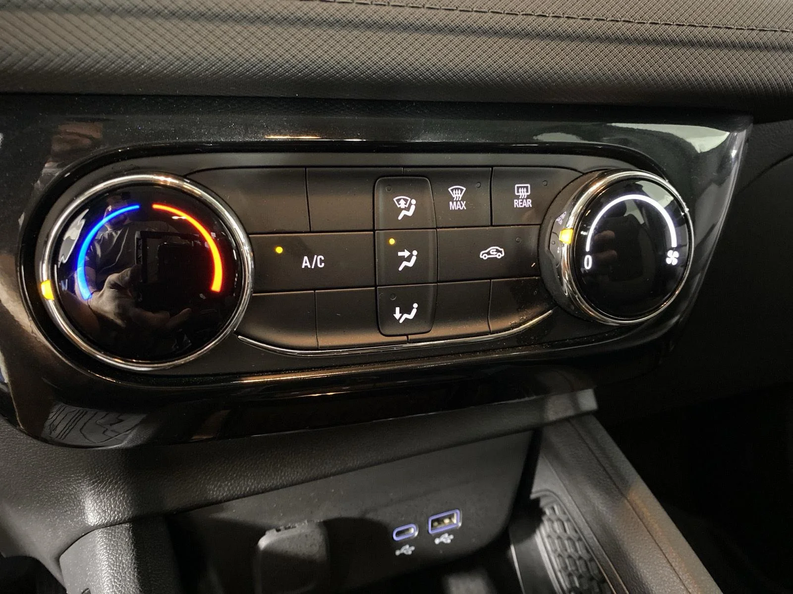 Used 2024 Fountain Blue Chevrolet LT image 18