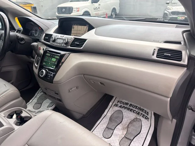 Used 2016 Silver Honda Touring Elite image 14