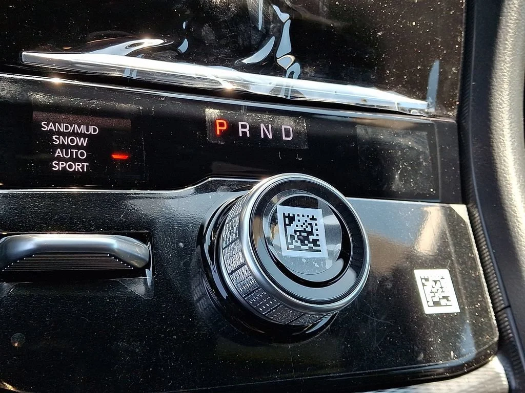 New 2026 Diamond Black Crystal Pearlcoat Jeep Laredo Altitude image 16