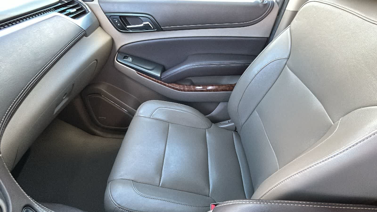 2020 Chevrolet Suburban Premier - Photo 12