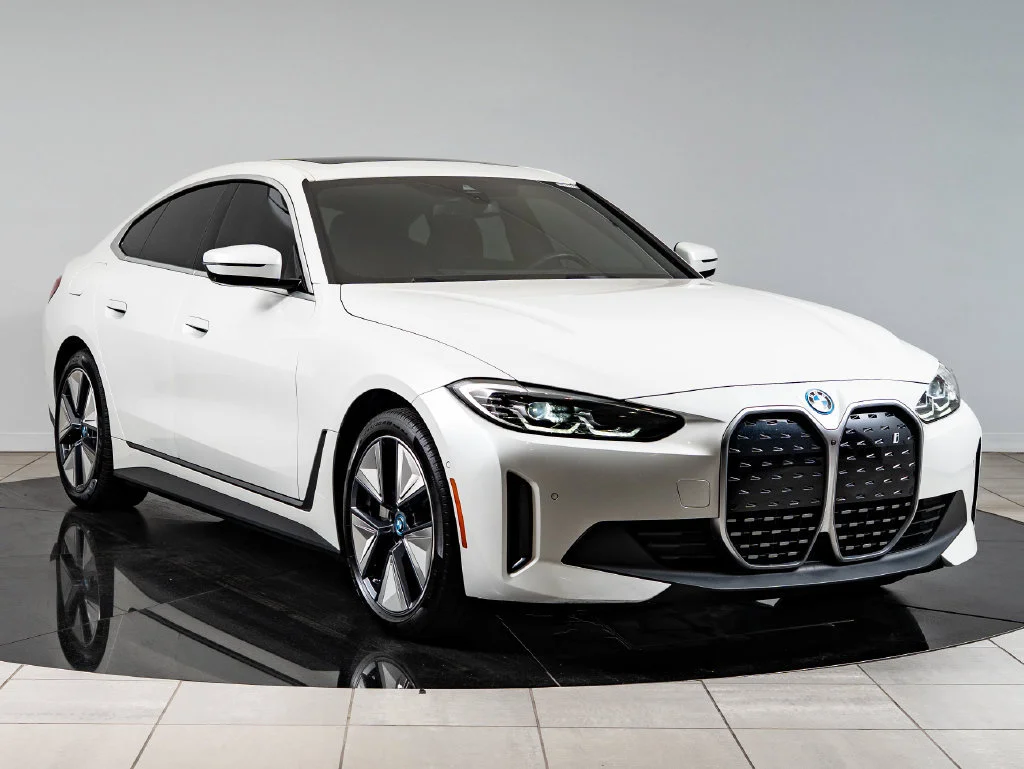Used 2023 Mineral White Metallic BMW eDrive35 image 12