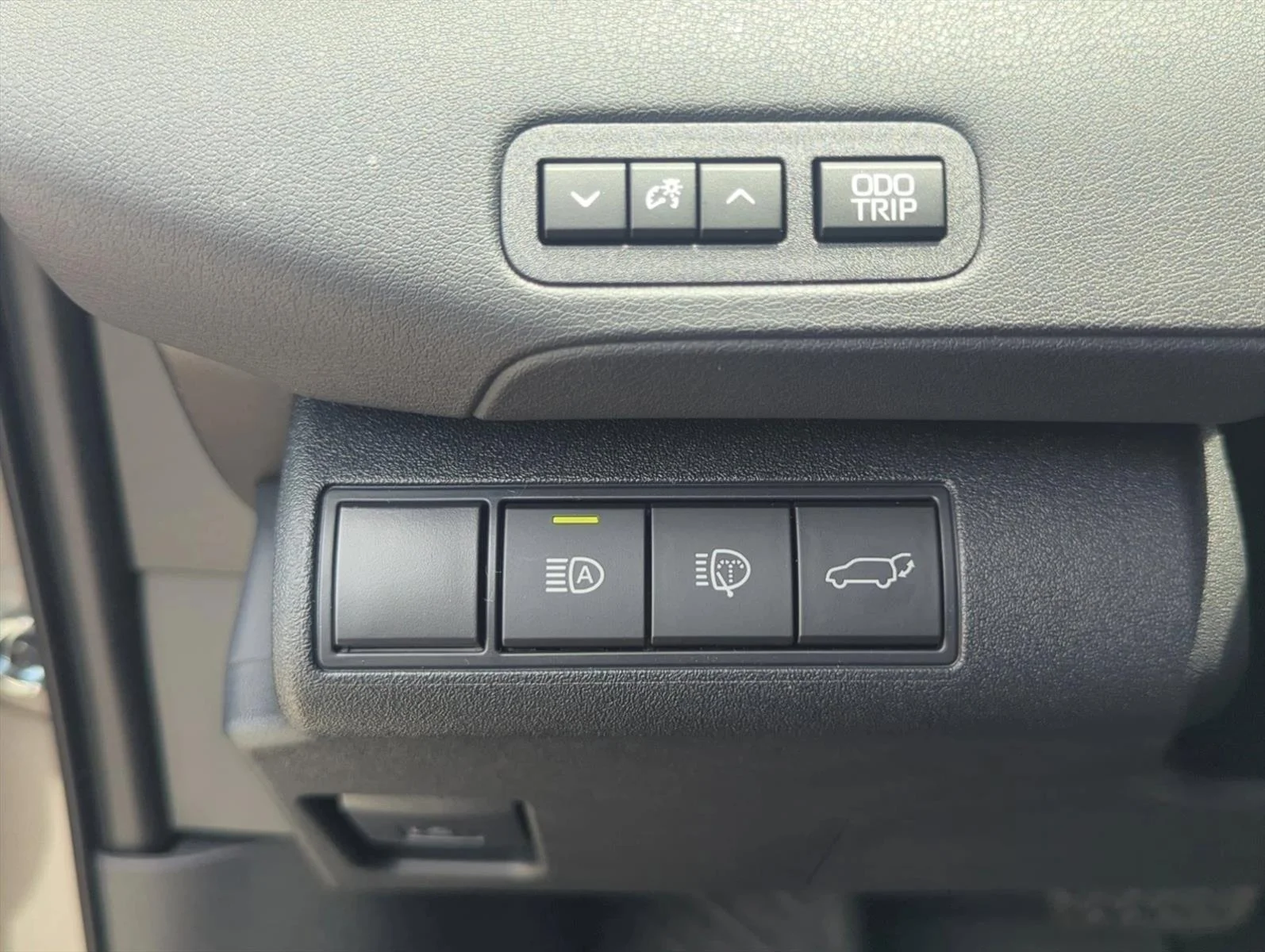 Used 2026 Heavy Metal [Gray] Toyota XLE Plus image 13