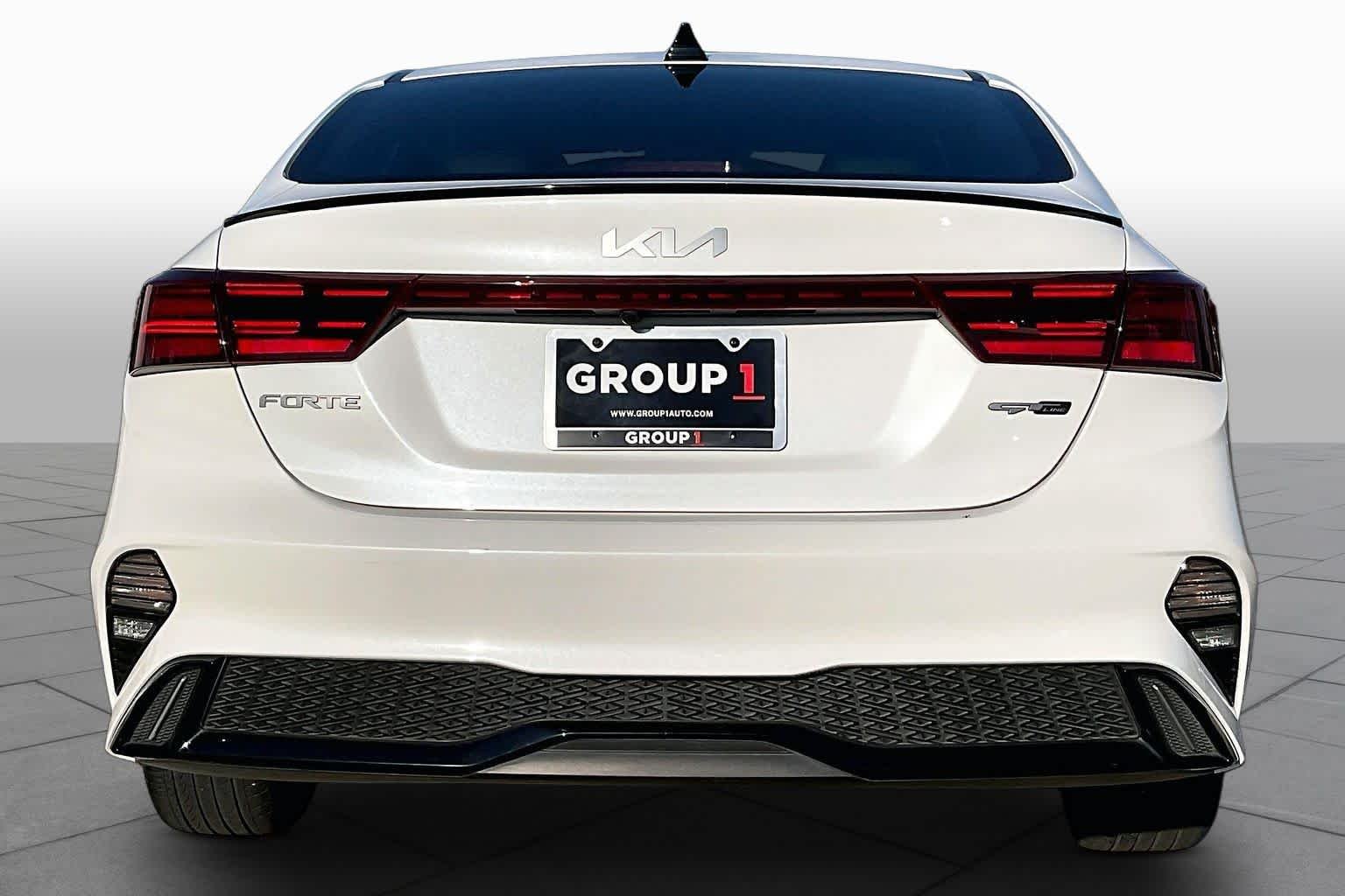 Used 2024 Snow White Pearl Kia GT-Line image 5
