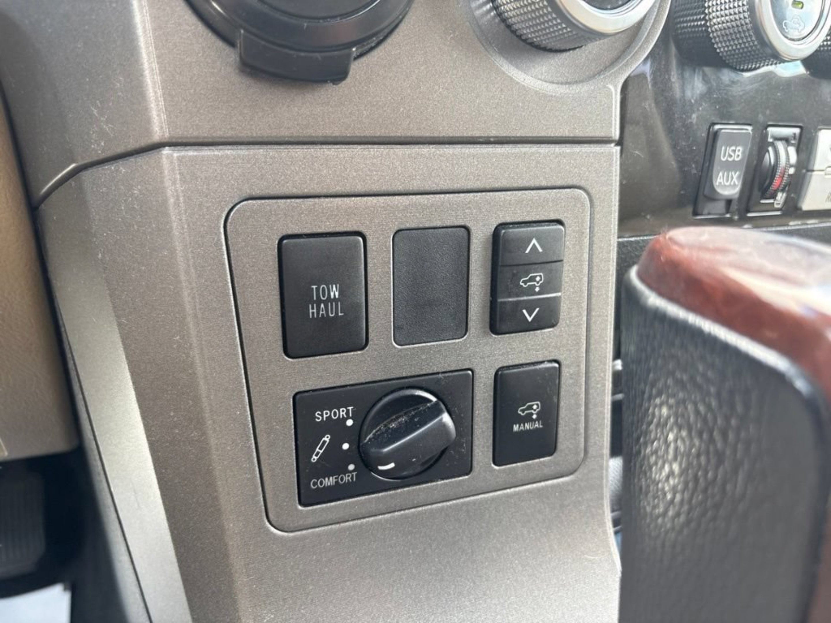 Used 2016 Blizzard Pearl Toyota Platinum image 19