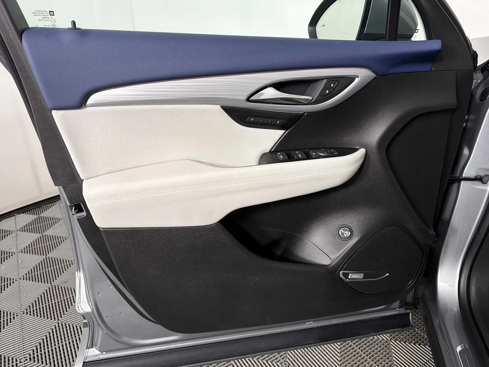 New 2026 Moonstone Gray Metallic Buick Avenir image 8