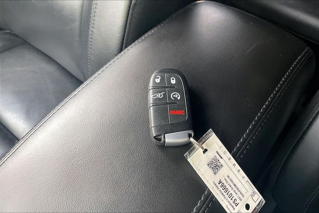 Used 2021 Silver Jeep Limited image 11