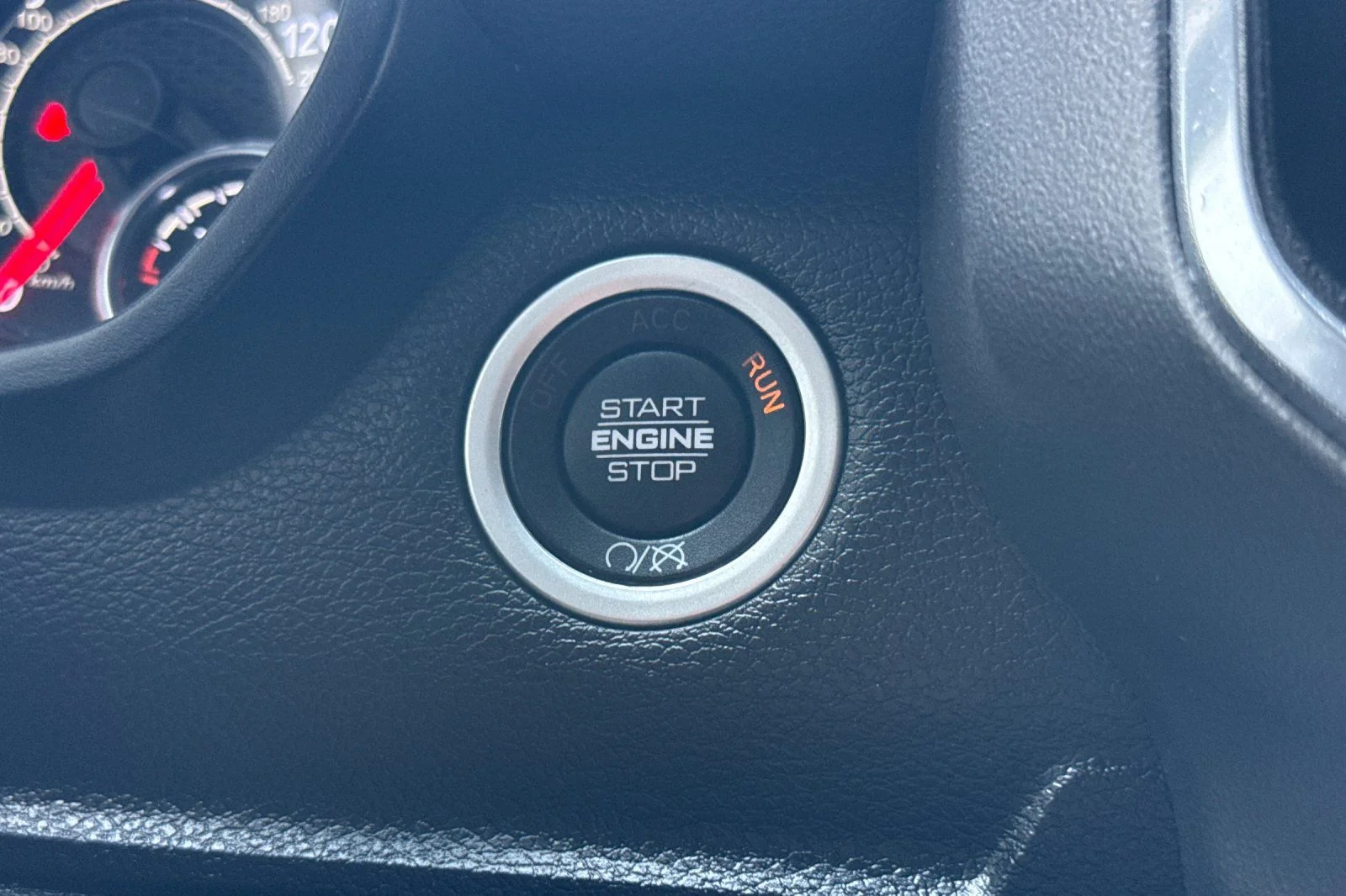 Used 2022 Red Ram Laramie image 21