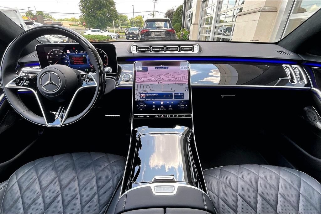 New 2026 MANUFAKTUR Moonlight White Metallic Mercedes-Benz S 580 image 19
