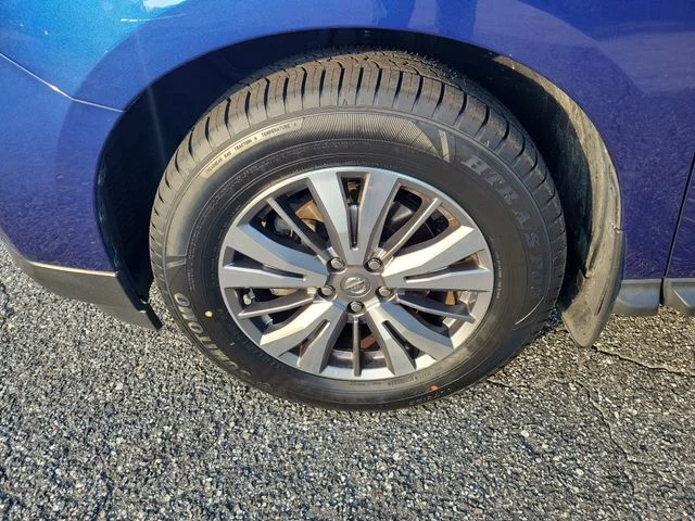 Used 2020 Blue Nissan SV image 5