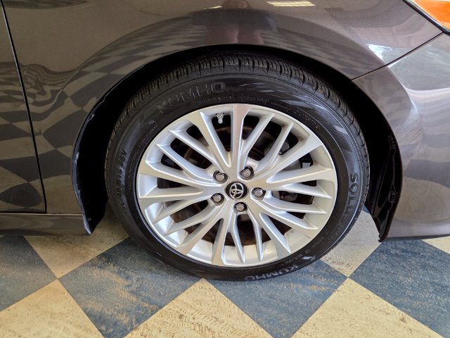 Used 2018 Brown Toyota XLE image 11