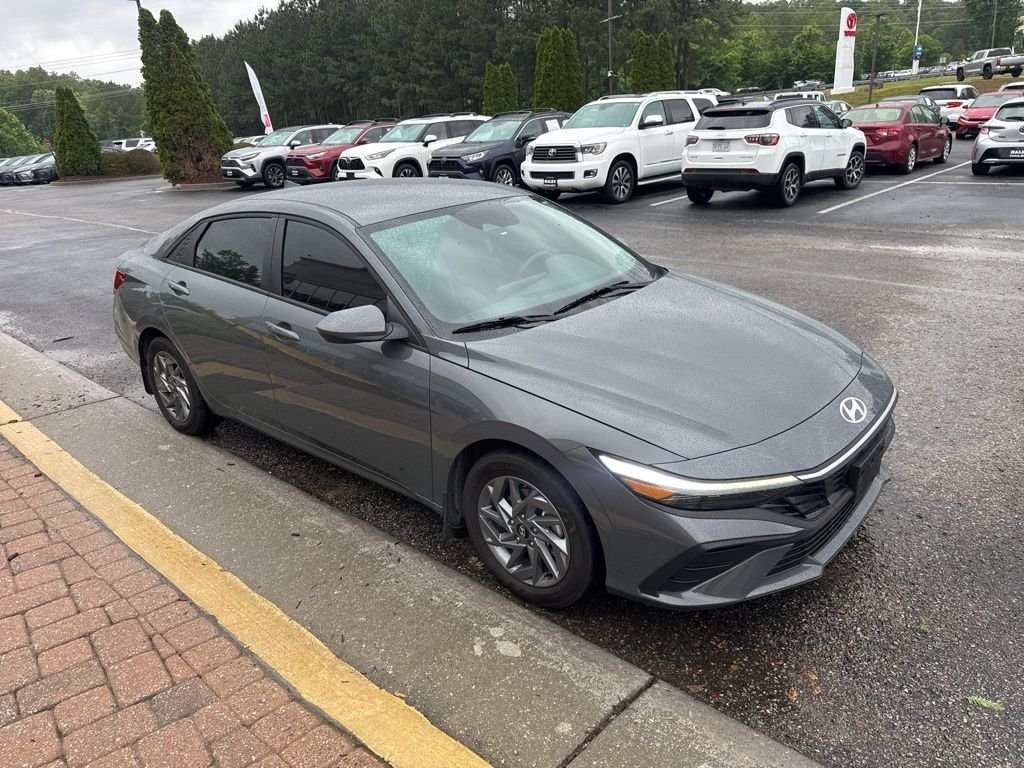 2026 Hyundai Elantra 1.6 HEV Blue's photo