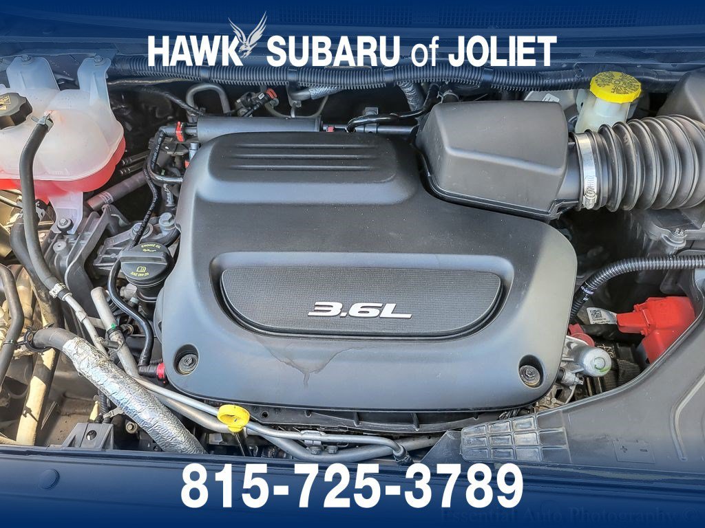 Used 2018 Billet Silver Metallic Clearcoat Chrysler Touring Plus image 23