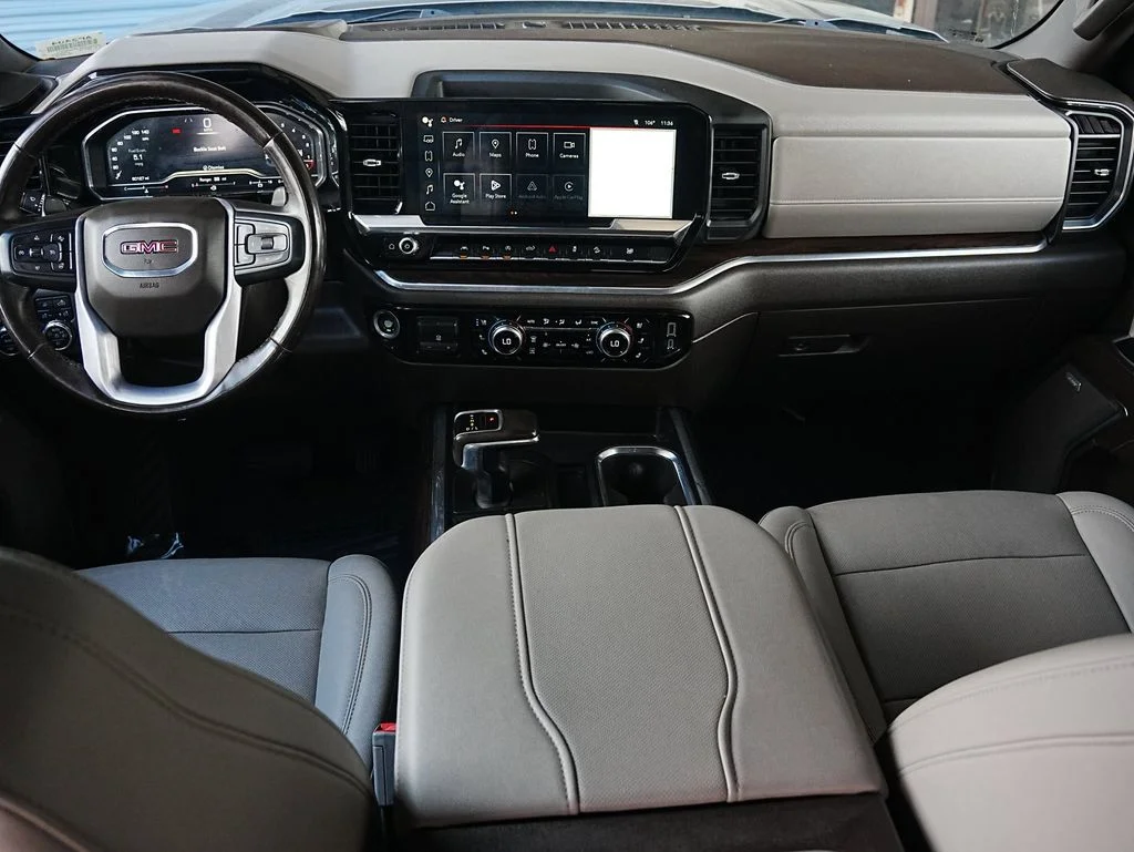 Used 2023 Silver GMC SLT image 18