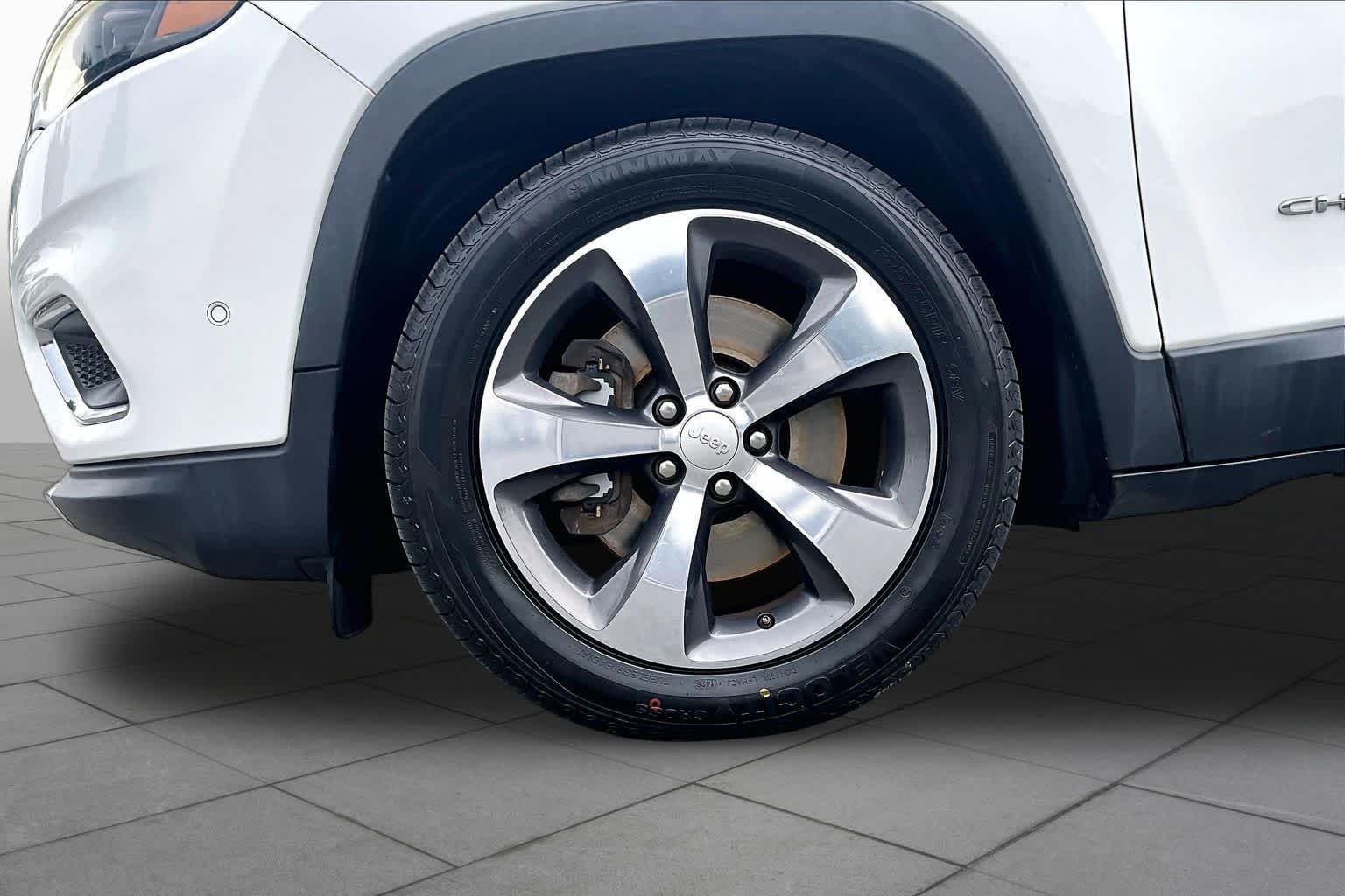Used 2019 Bright White Clearcoat Jeep Limited image 11