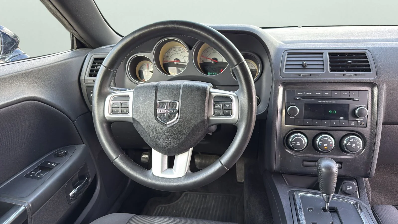 Used 2014 Blue Dodge SXT image 12