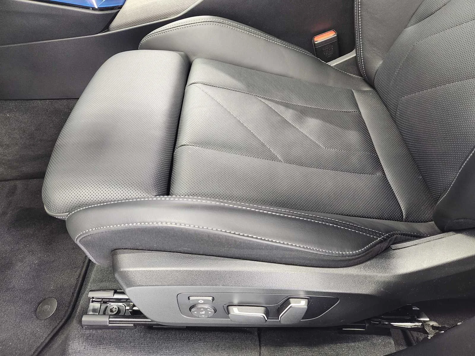 Certified Used 2026 Brooklyn Grey Metallic BMW M50 xDrive image 17