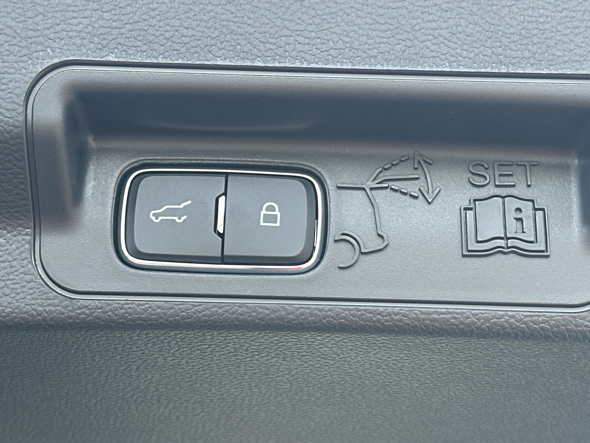 New 2027 Avalanche Gray Ford Active image 38