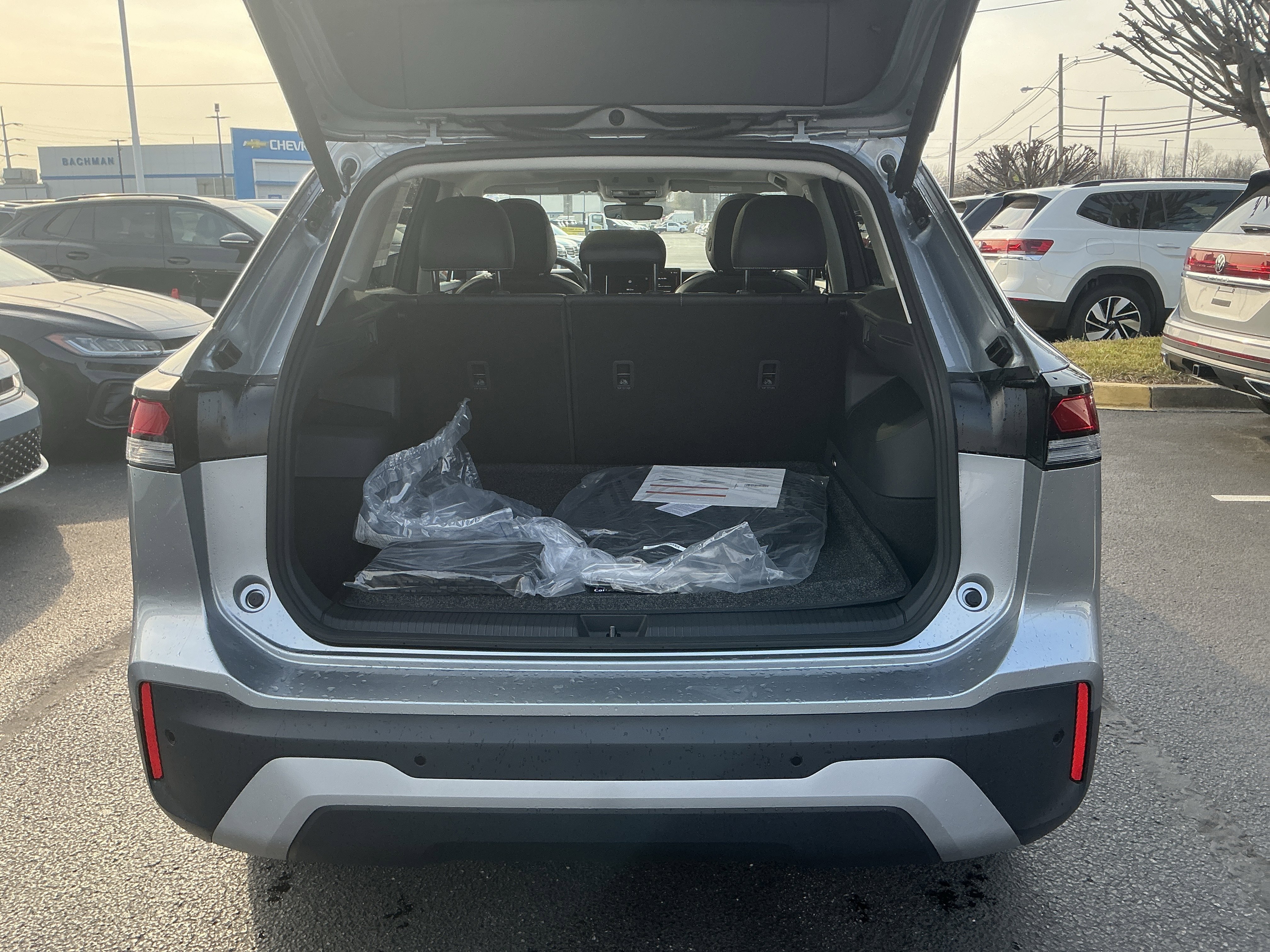 New 2026 Pyrite Silver Metallic Volkswagen SE image 26