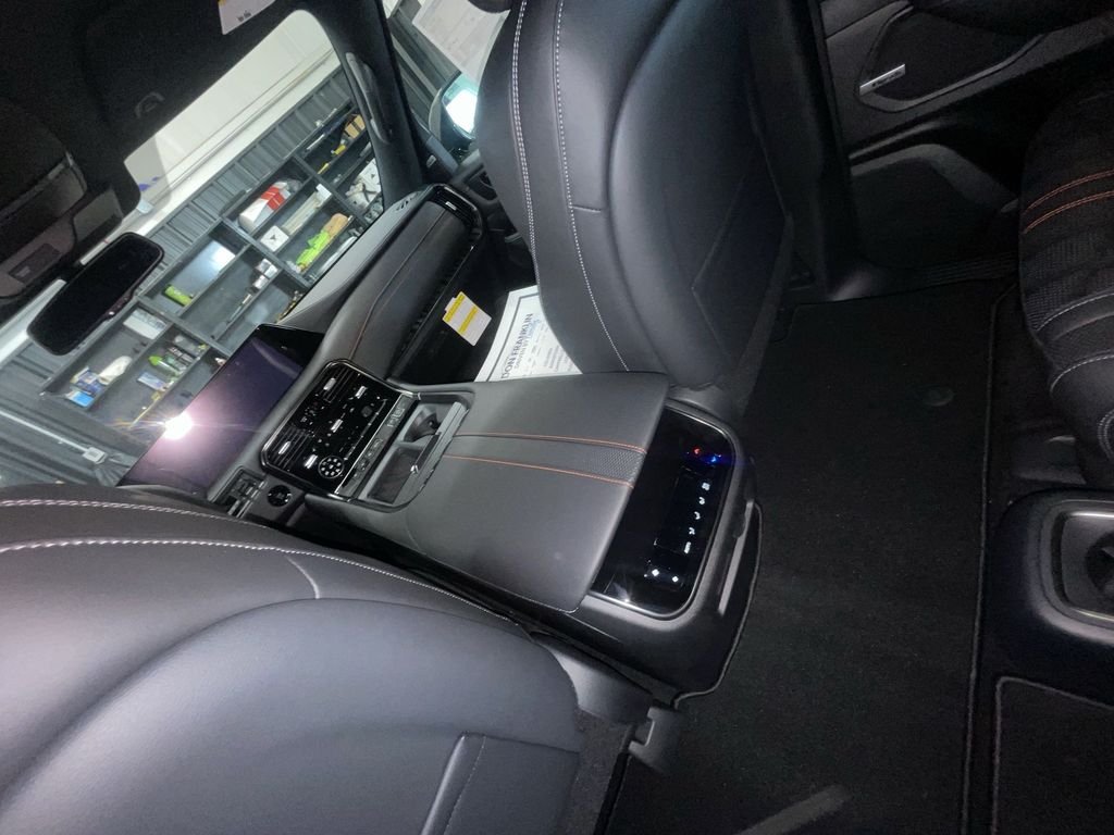2026 Nissan Armada PRO-4X - Photo 21