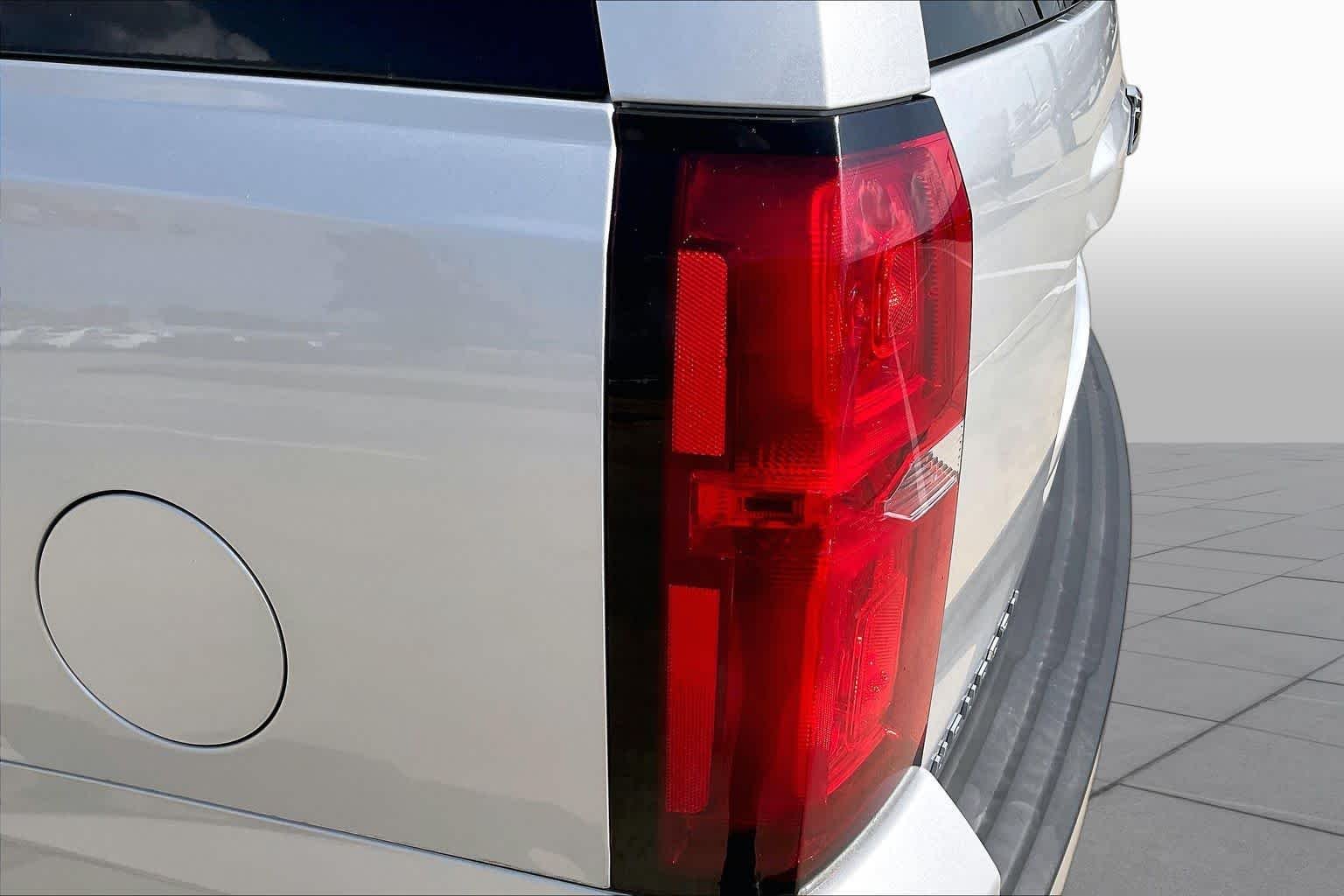 Used 2016 Silver Ice Metallic Chevrolet LS image 27