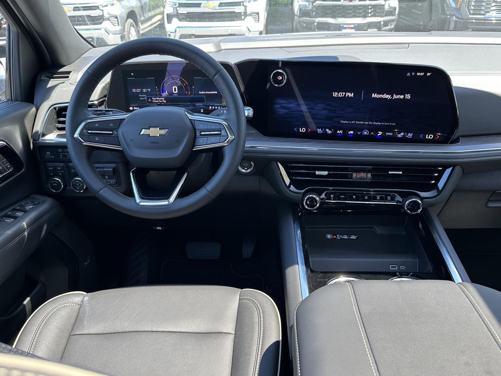 New 2026 Polar White Tricoat Chevrolet Premier image 24
