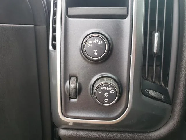 Used 2018 Black Chevrolet LT image 20