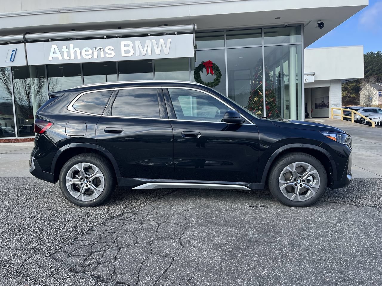 Used 2026 Black Sapphire Metallic BMW xDrive28i image 9