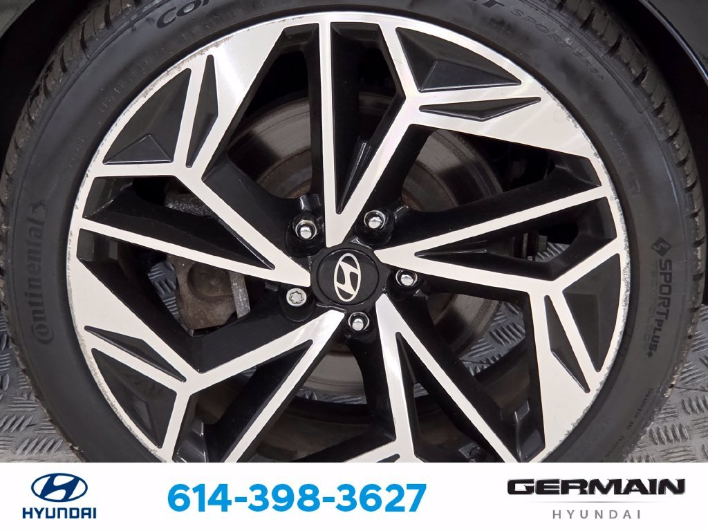 Used 2023 Green Hyundai SEL image 13