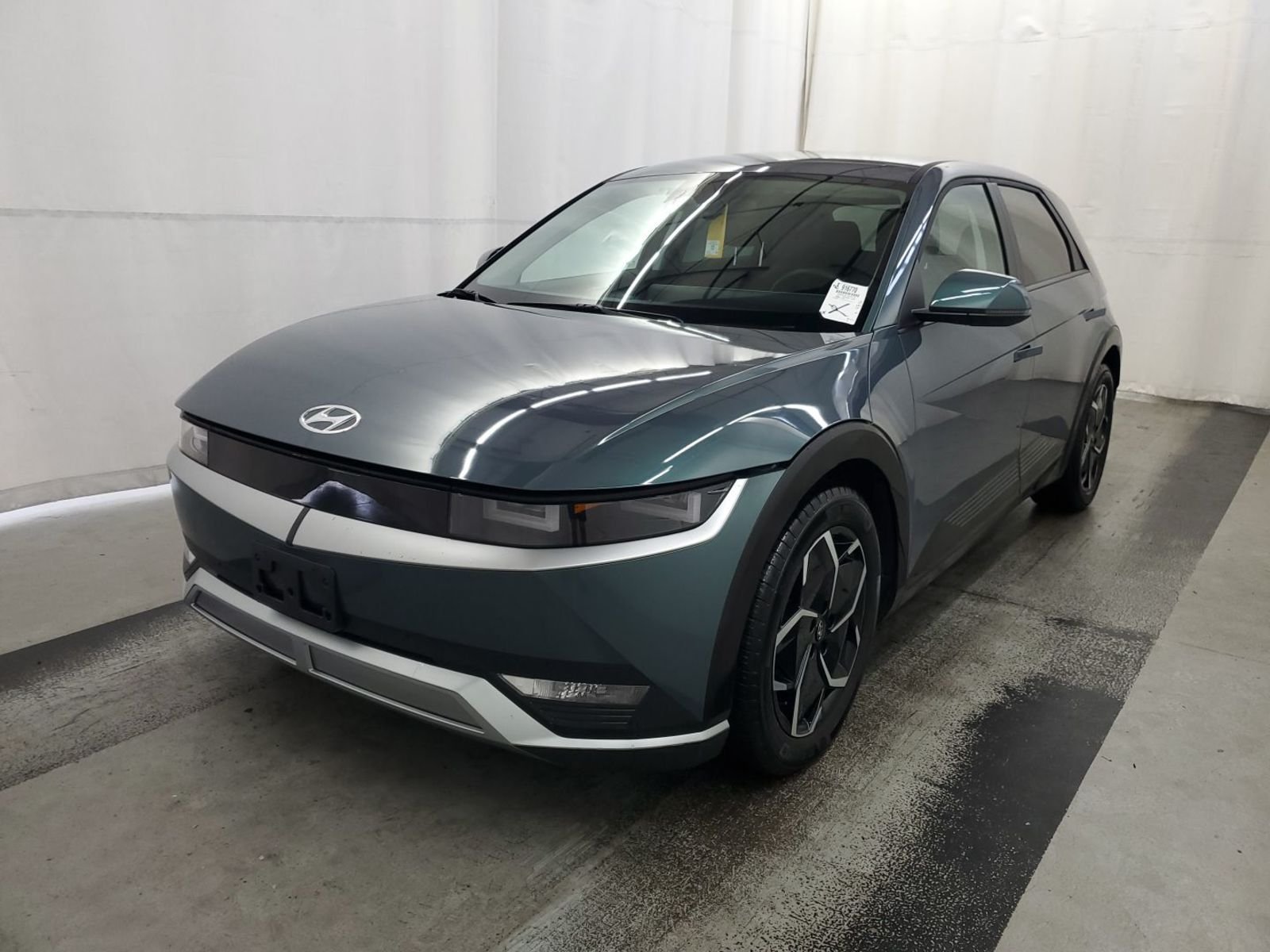 Used 2024 Green Hyundai SEL image 1