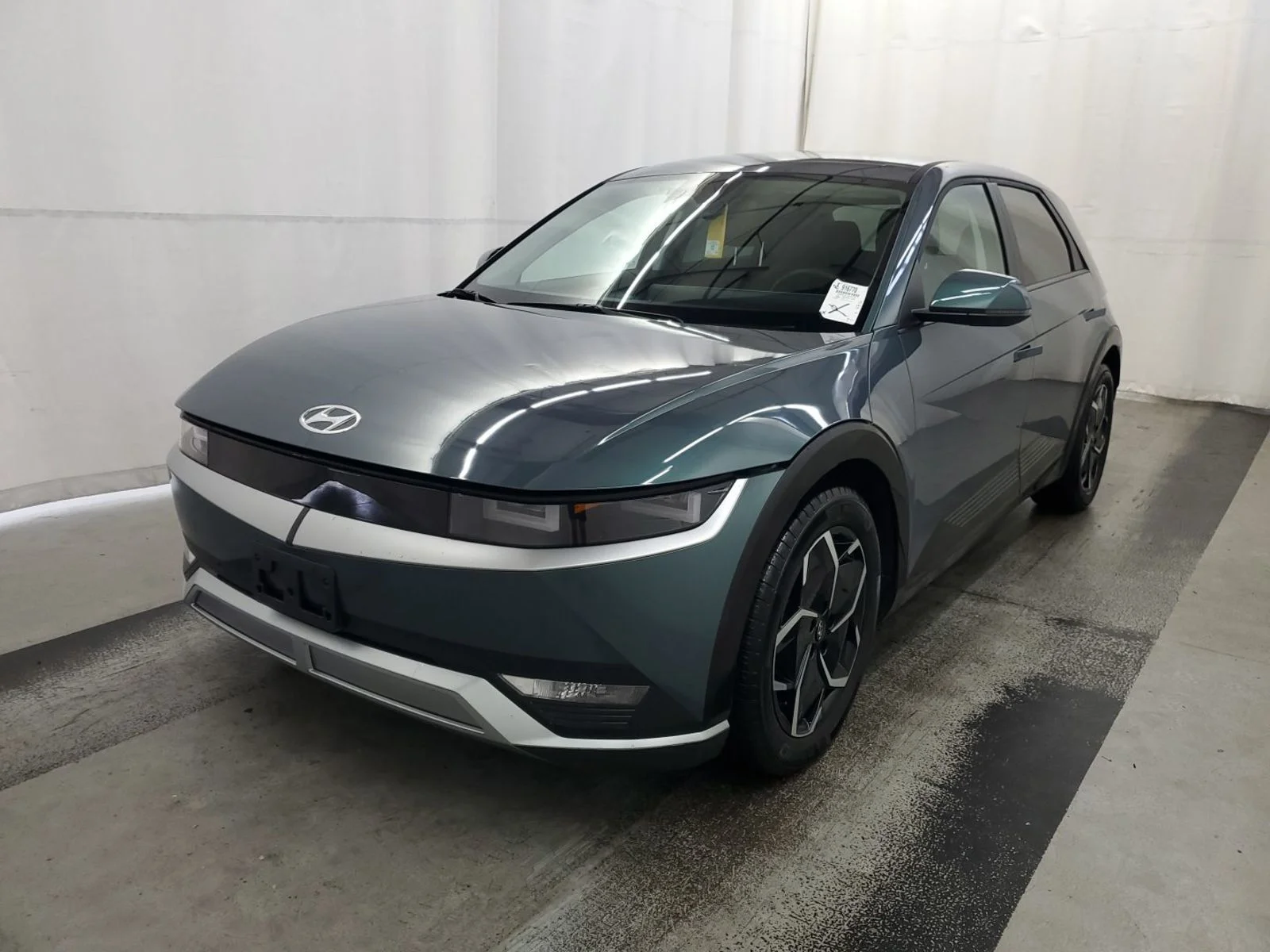 Used 2024 Green Hyundai SEL image 1