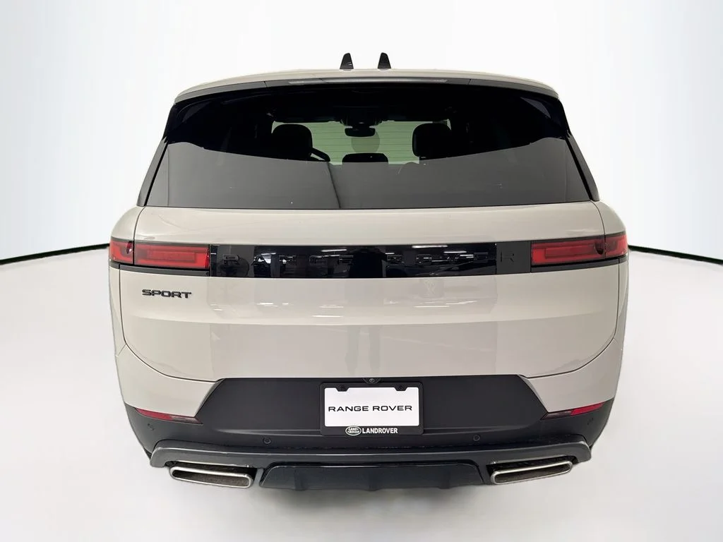 New 2026 Borasco Grey Land Rover SE image 6