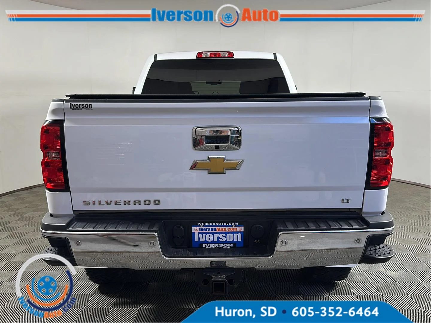 Used 2015 Summit White Chevrolet LT image 8