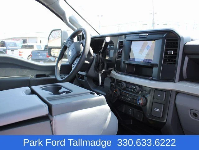 2025 Ford F-550 Super Duty Chassis Cab XL - Photo 21