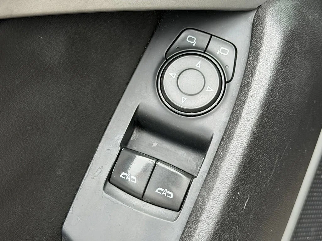 Used 2018 BLACK Chevrolet 1SS image 18