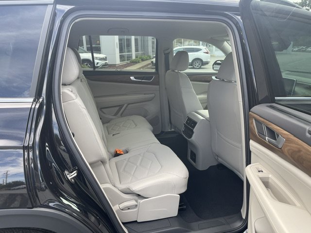 New 2026 Deep Black Pearl Volkswagen 2.0T SE W/TECHNOLOGY image 7