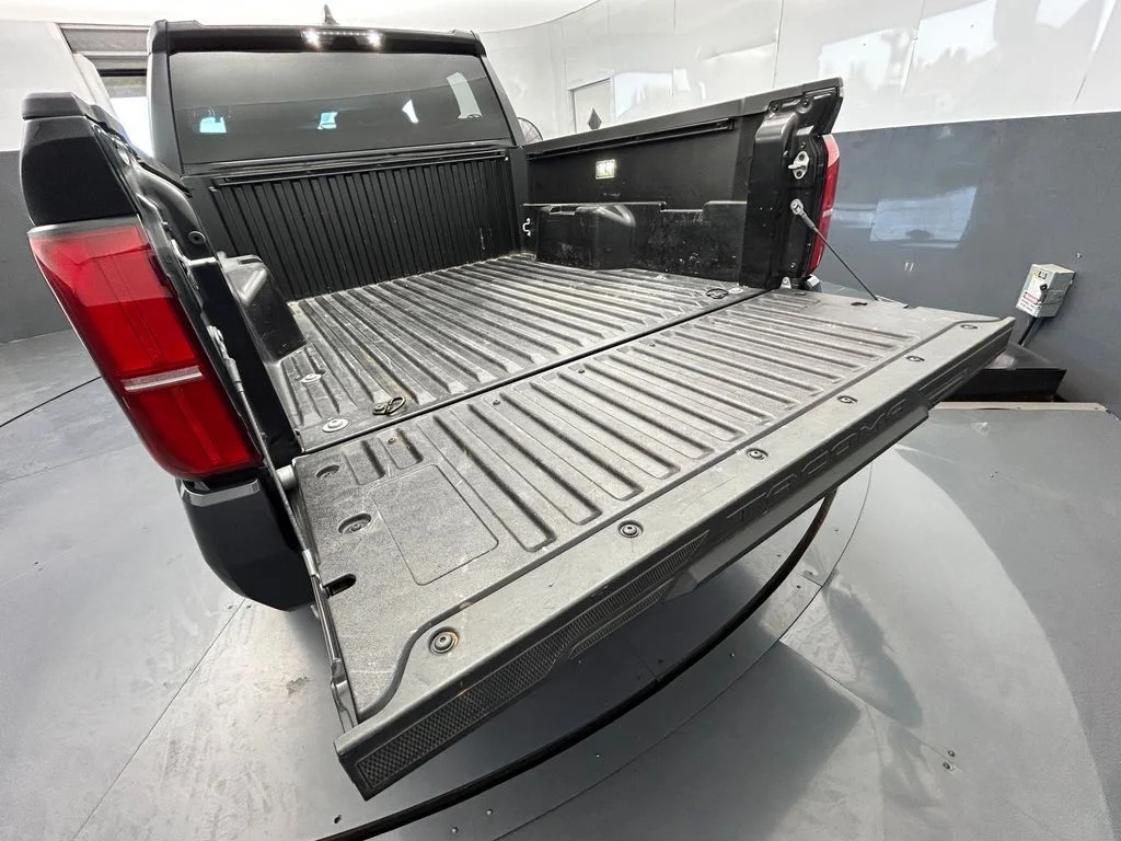 Used 2025 Underground Toyota SR5 image 16