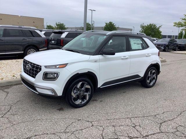 2026 Hyundai Venue SEL w/ 2-Tone Roof IVT's photo
