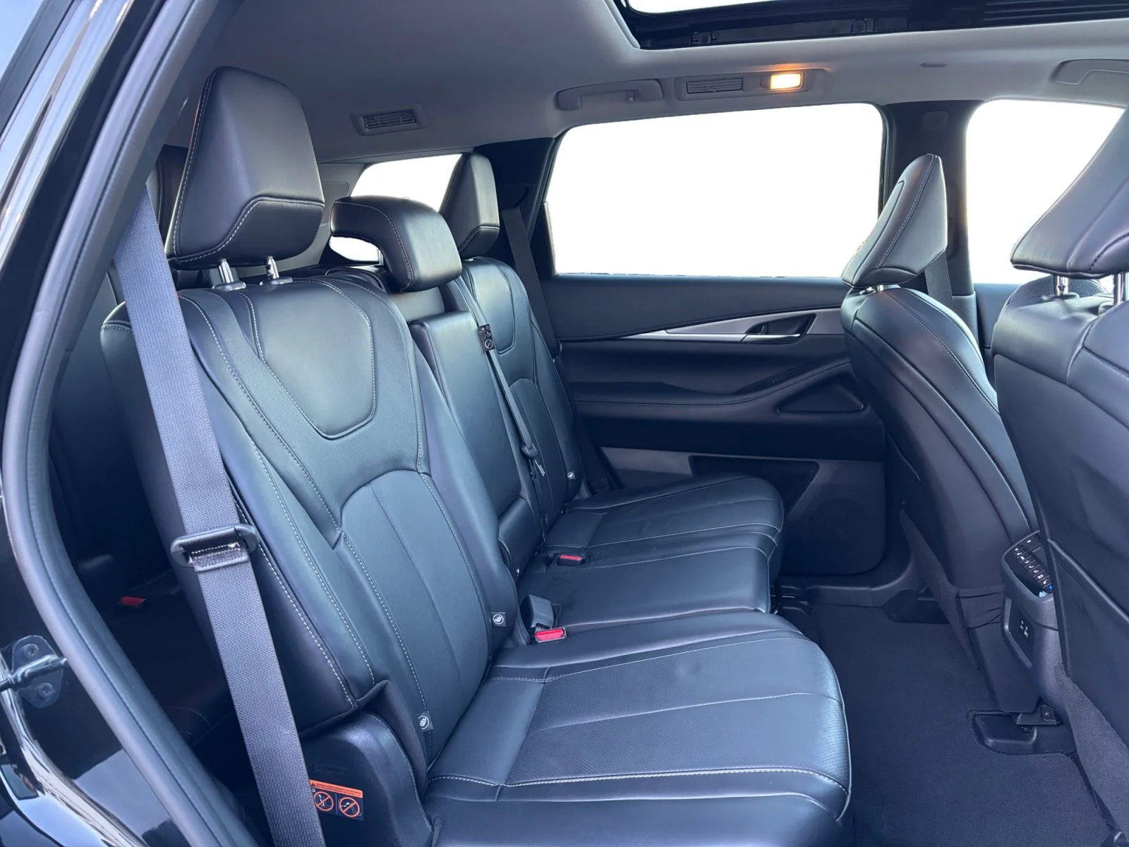 Used 2025 Black INFINITI LUXE image 18