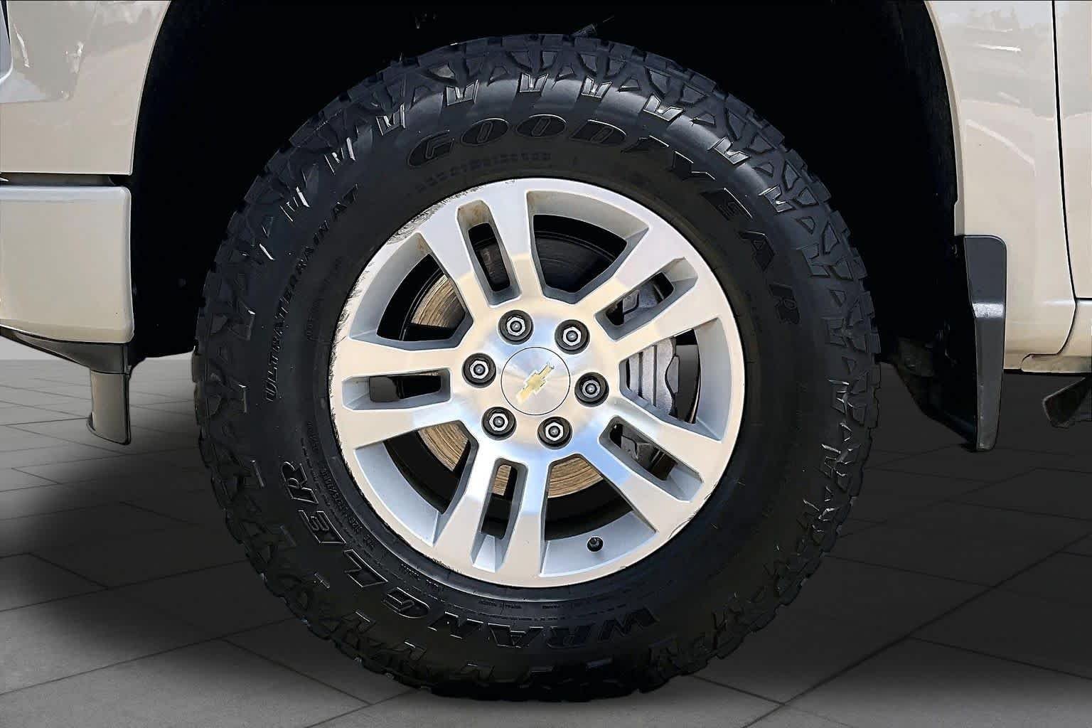 Used 2026 White Sands Chevrolet Custom image 11