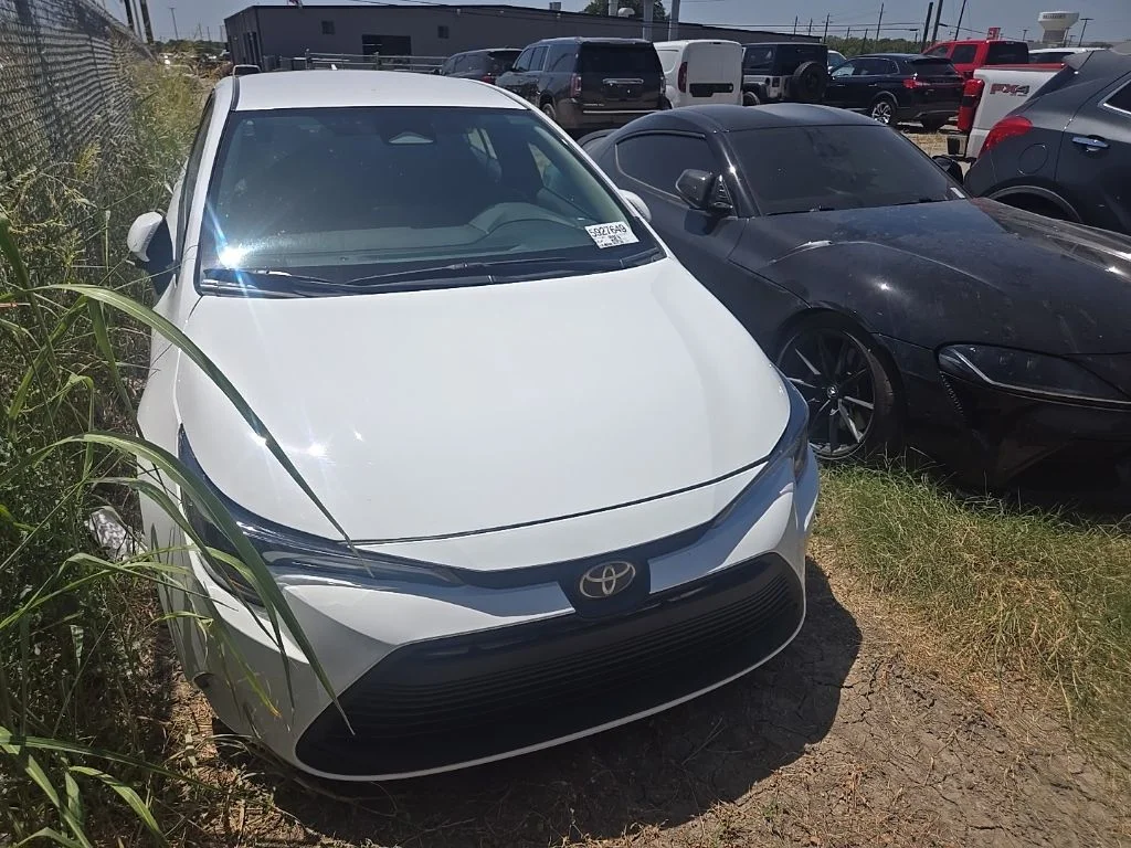 Used 2023 White Toyota LE image 4