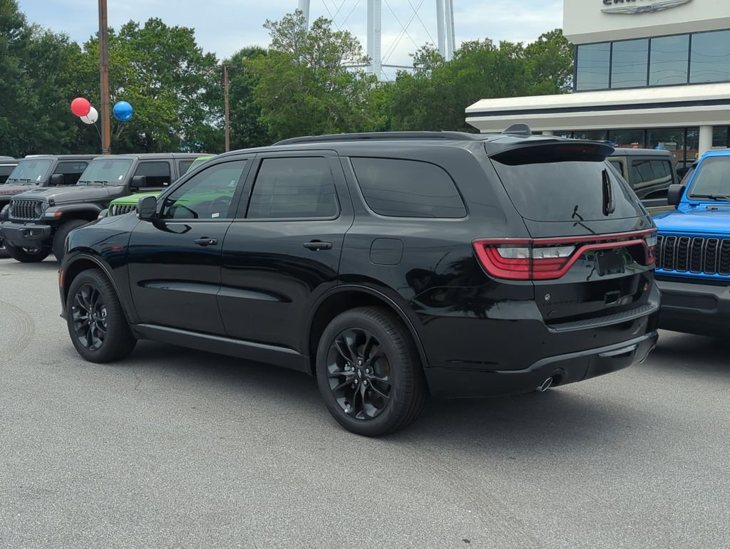 New 2026 Diamond Black Clear-Coat Exterior Paint Dodge GT Plus image 5